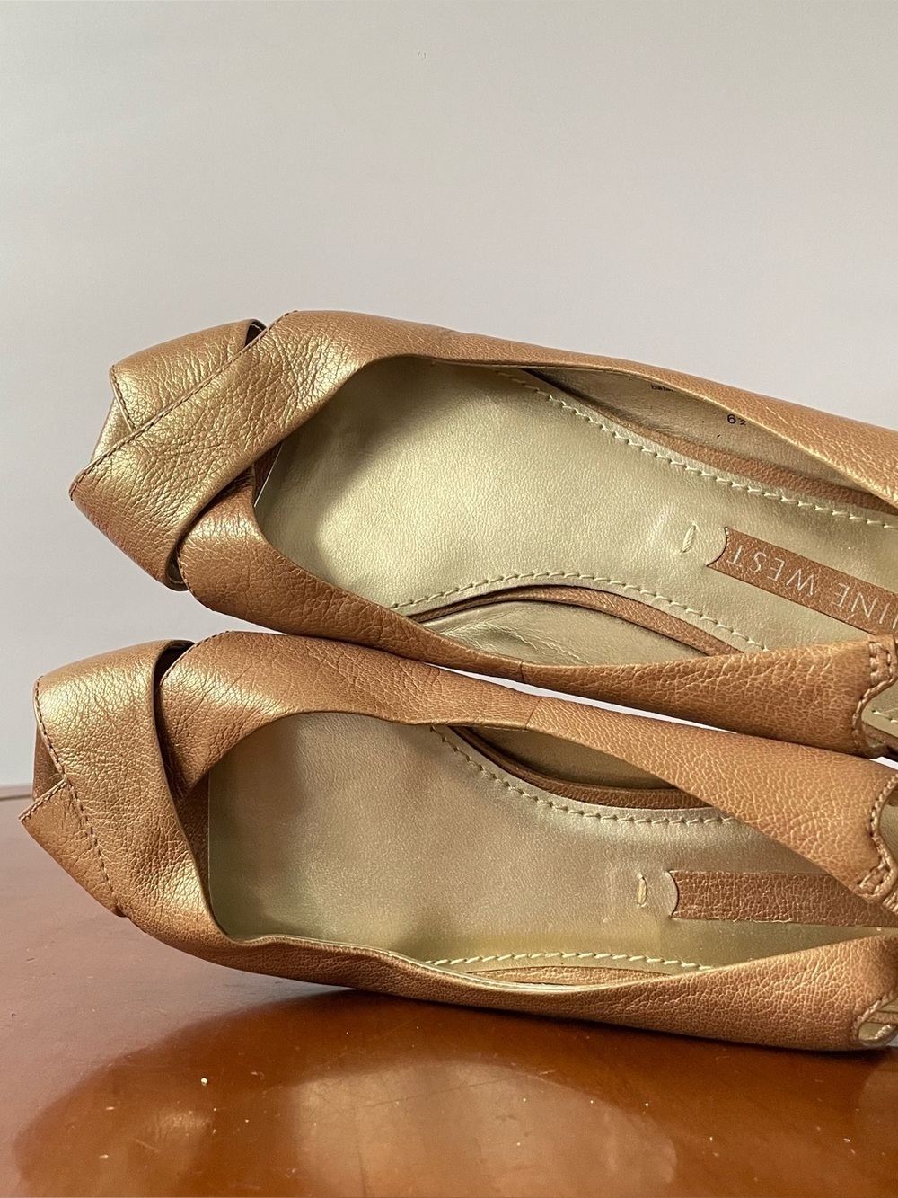 Nine West metallic rose gold peep-toe ballet flats | US 6.5